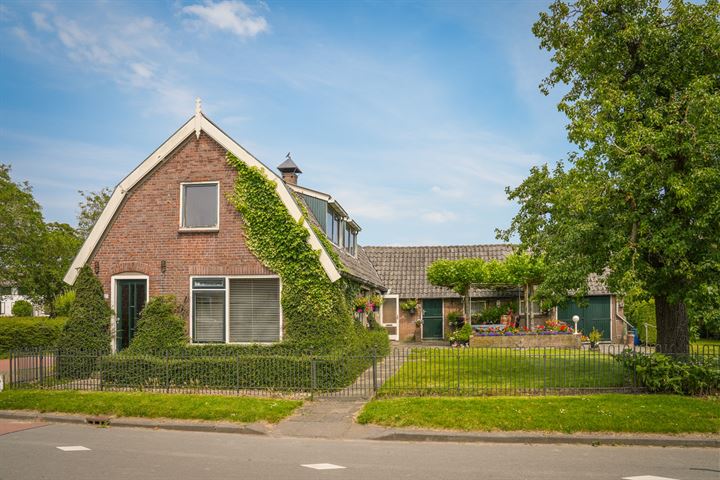 Dorpsstraat 37 in Rhenoy