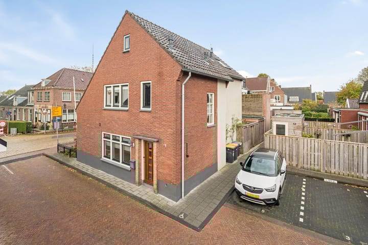 Dorpsstraat 4 in Bunschoten-Spakenburg
