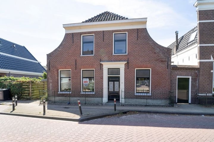 Dorpsstraat 44 in Hazerswoude-Dorp