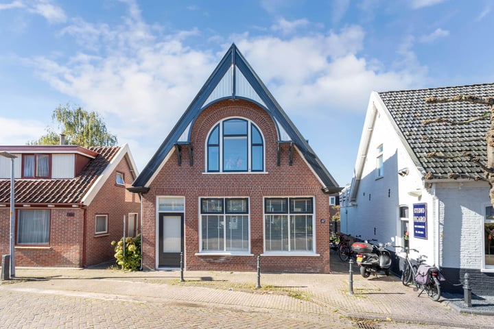 Dorpsstraat 457 in Zuid-Scharwoude