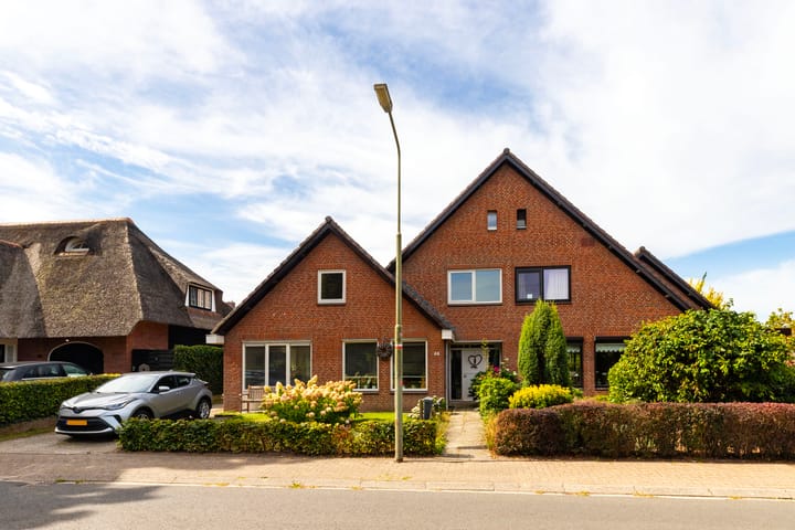 Dorpsstraat 46 in Hall