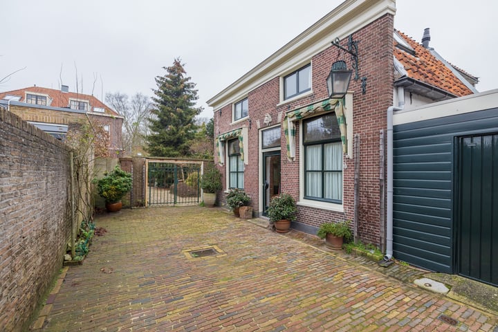 Dorpsstraat 52 in Warmond