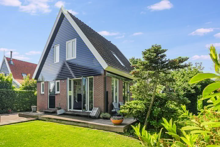 Dorpsstraat 53b in Markenbinnen