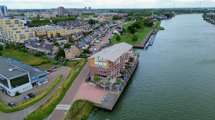 Dorpsstraat 62A in Capelle aan den IJssel photo