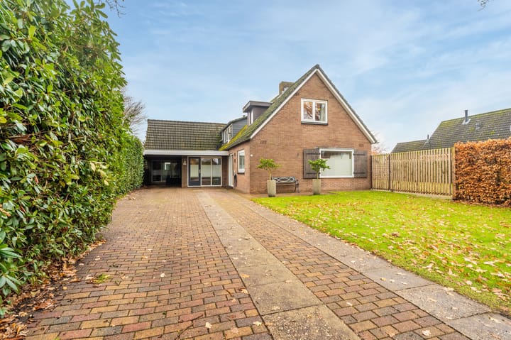 Photo of property Dorpsstraat 64, Zuidlaarderveen