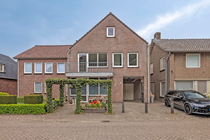 Dorpsstraat 66a in Loosbroek