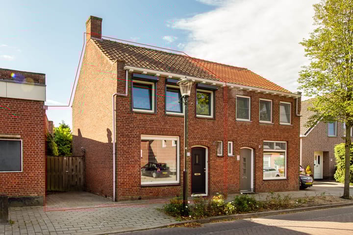 Dorpsstraat 69 in Woensdrecht