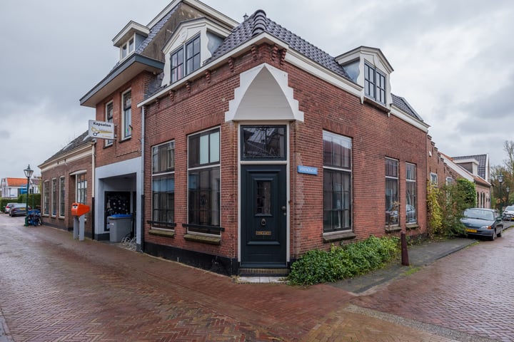 Dorpsstraat 81 in Warmond