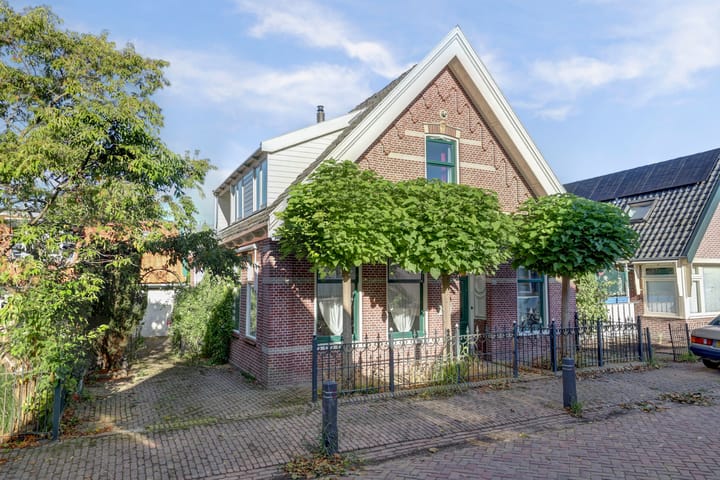 Dorpsstraat 83 in Broek op Langedijk
