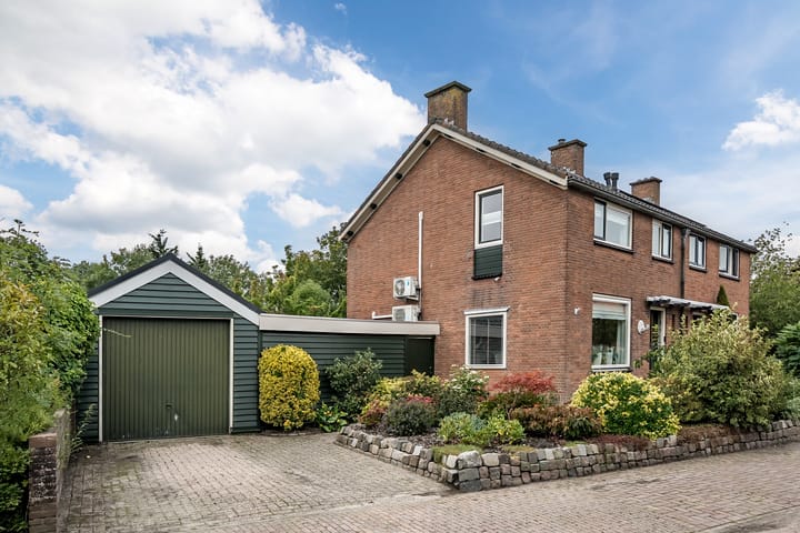 Dorpsstraat 947 in Oudkarspel