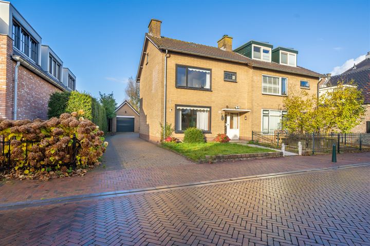 Photo of property Dorpsstraat 96a, Bunschoten-Spakenburg