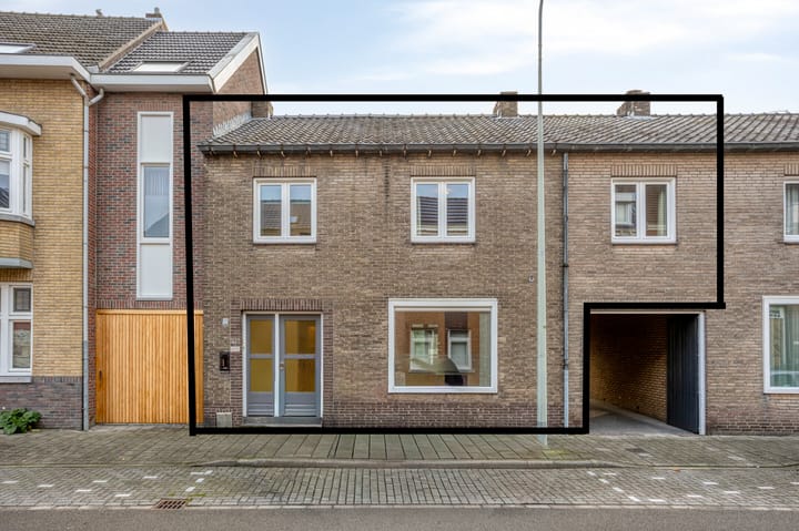 Photo of property Dorpstraat 105, Maastricht