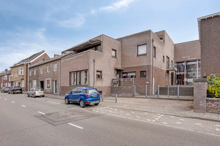 Dorpstraat 107B-02 in Maastricht