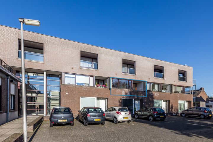 Dorpstraat 107B-04 in Maastricht