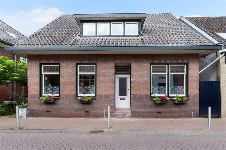 Dorpstraat 18 in Waddinxveen