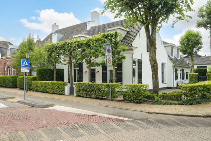 Dorpstraat 4 in Ulvenhout foto