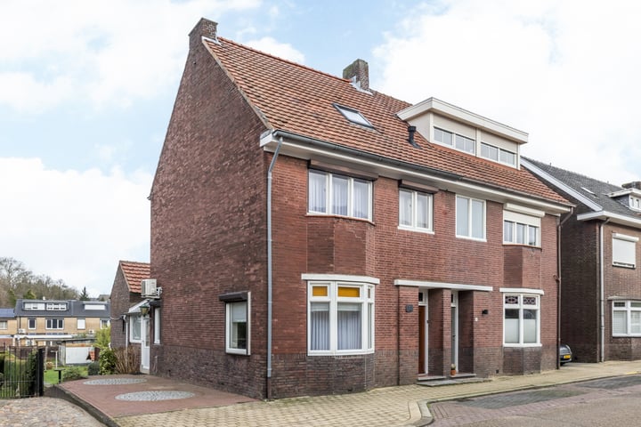 Dorpstraat 50 in Oirsbeek