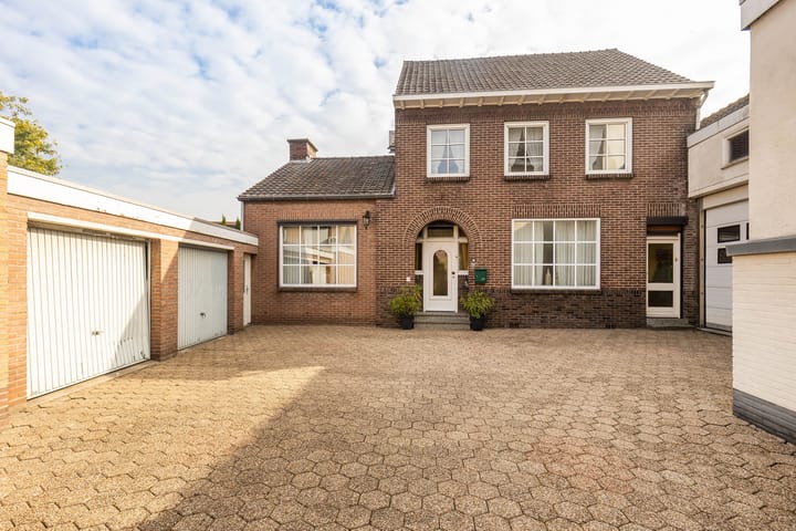Dorpstraat 51 in Buchten