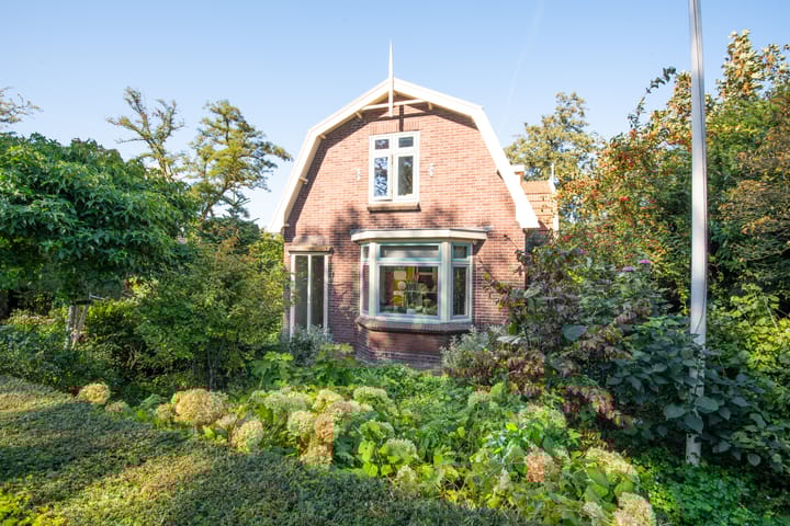 Dorpsweg 14 in Hensbroek