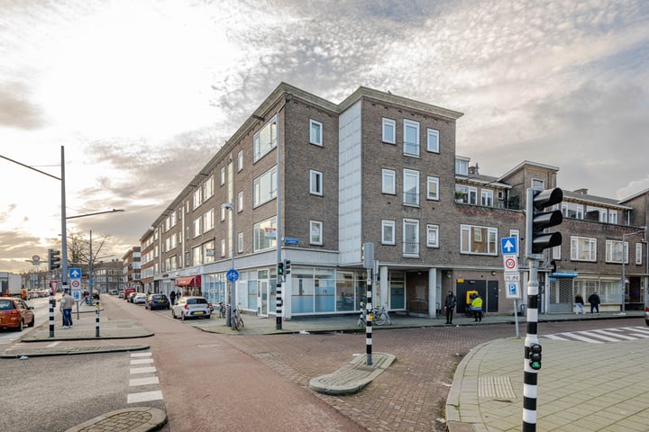 Dorpsweg 35A in Rotterdam