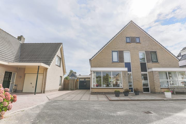 Photo of property Dorsvlegel 46, Bovenkarspel