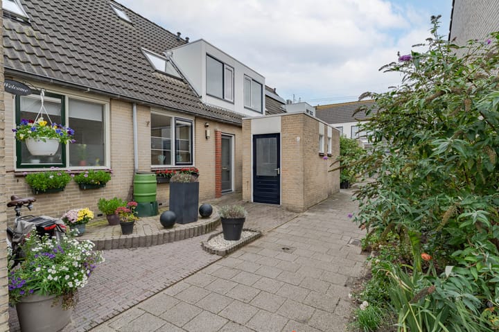 Dorsvlegel 9 in Hazerswoude-Dorp