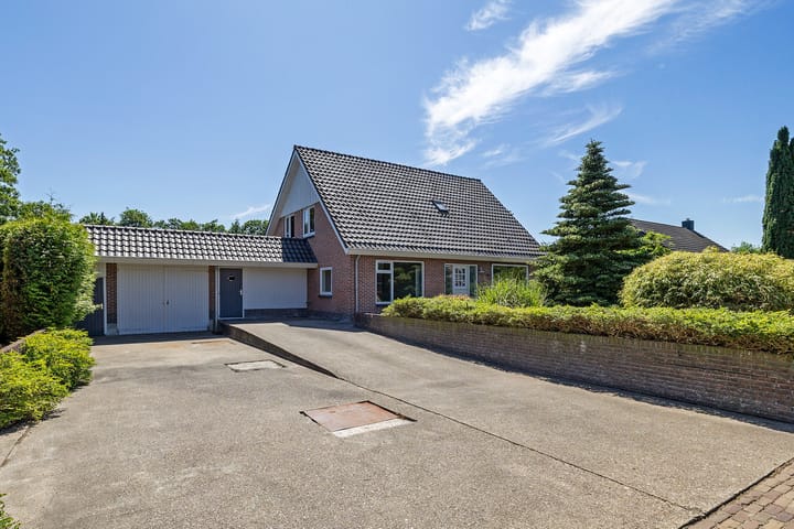 Photo of property Douwelaan 74, Oentsjerk