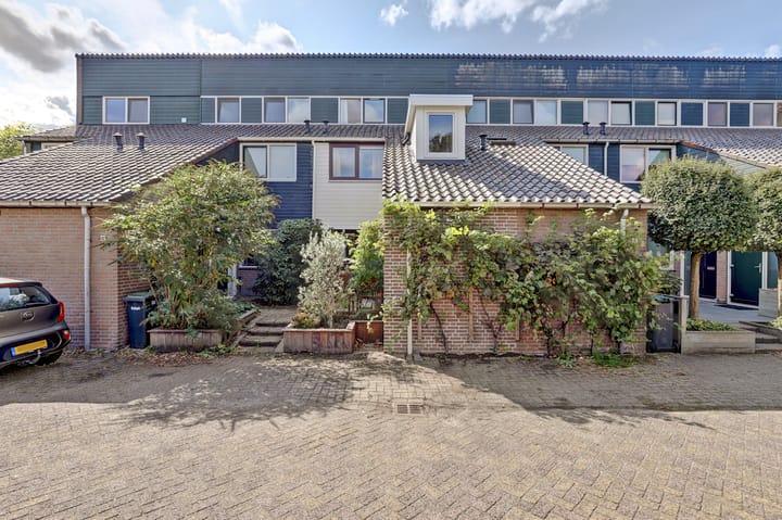 Dovenetelhof 10 in Baarn