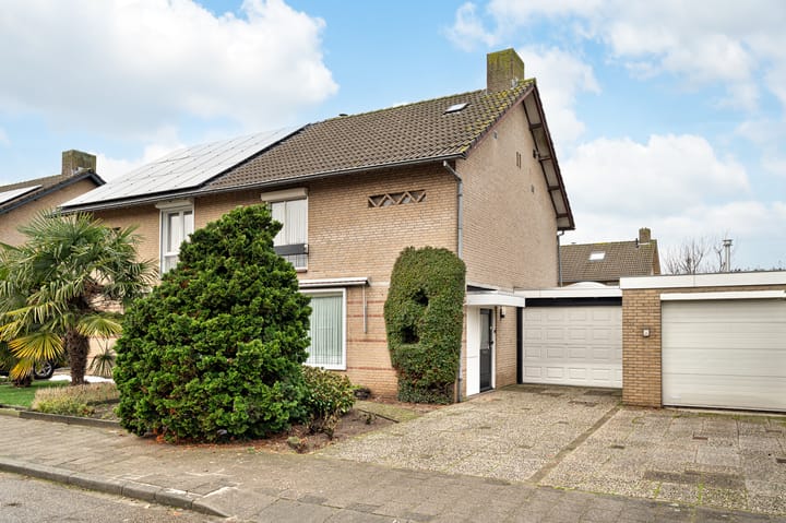 Dr. Abraham Kuyperlaan 8 in Veghel foto