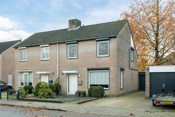 Dr. Ariënsstraat 27 in Budel