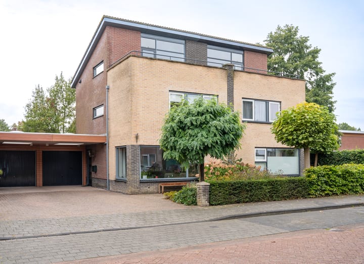 Dr. F.W. Klaarenbeeksingel 13 in Hoevelaken