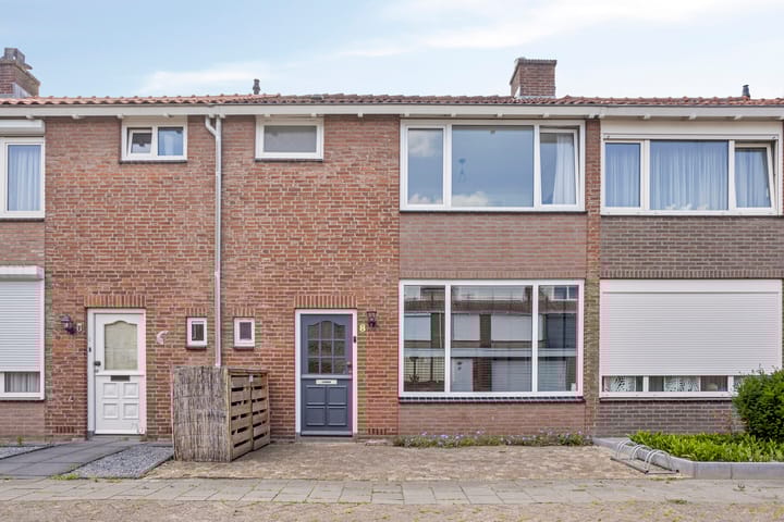 Dr. H.J.G. Hoebenstraat 8 in Best