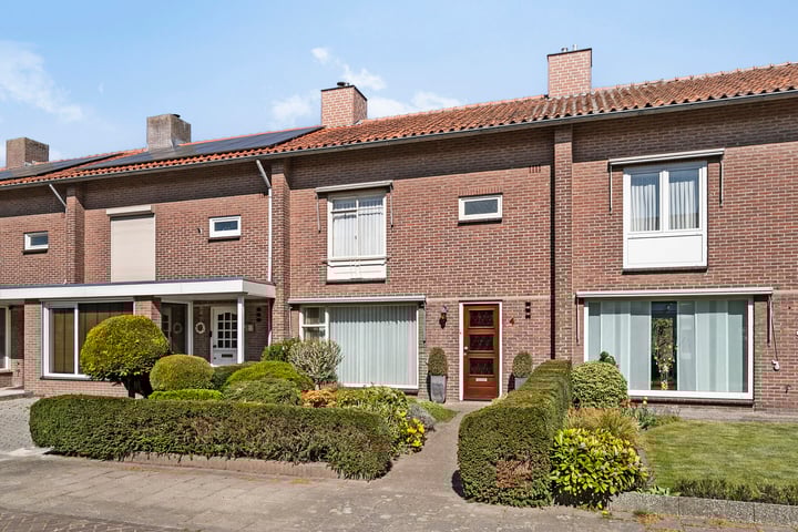 Photo of property Dr. H. Mollerstraat 4, Valkenswaard