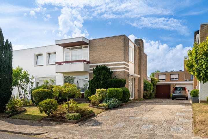 Photo of property Dr. Hustinxlaan 20, Heerlen