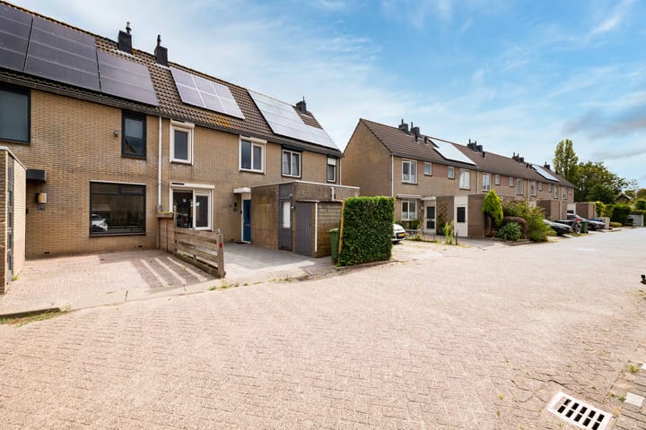 Dr J M den Uylstraat 18 in Oudenhoorn