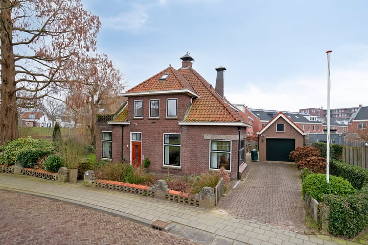 Dr. Kuyperstraat 1 in Ridderkerk