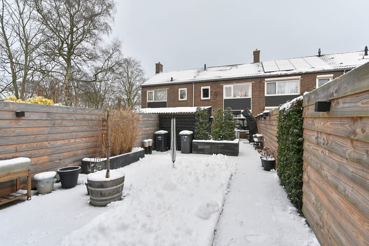 Dr. L.J.F. Janssenstraat 35 in Emmen foto