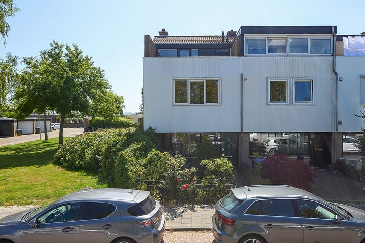 Dr. M.L. Kingstraat 64 in Landsmeer