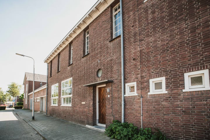 Dr. Nuijensstraat 2a in Tilburg
