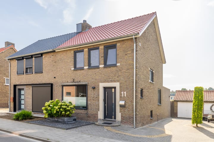 Dr. Poelsstraat 11 in Schinnen