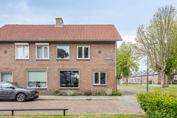 Dr. Poelsstraat 35 in 's-Hertogenbosch