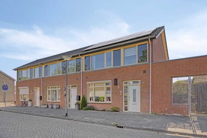 Dr. Ringersstraat 2a in Waalwijk