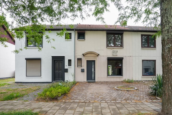 Photo of property Dr. Schaepmanstraat 13, Geleen