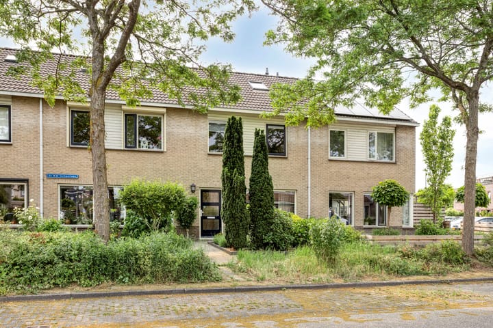 Photo of property Dr. W.M. Verhaarlaan 123, Emmeloord