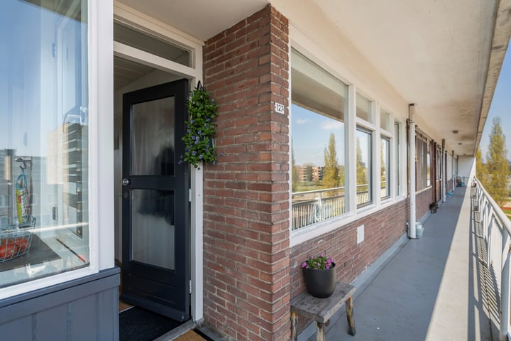 Photo of property dr. Wiardi Beckmansingel 127, Vlaardingen