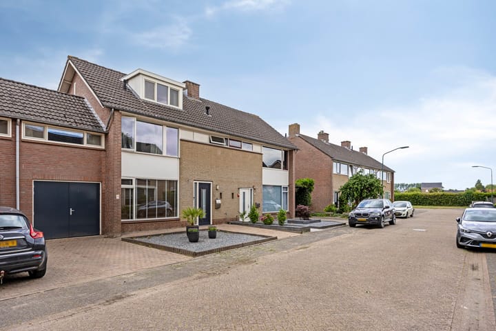 Dr. Willemsstraat 25 in Maren-Kessel