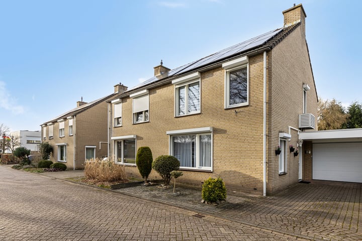 Drachmenruwe 27 in Maastricht photo
