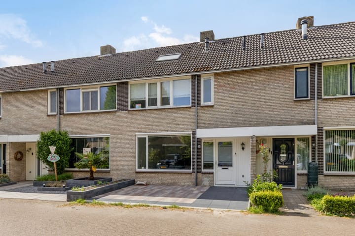 Drentelaan 10 in Son en Breugel