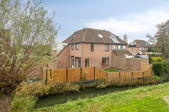 Drentelaan 18 in Lage Zwaluwe