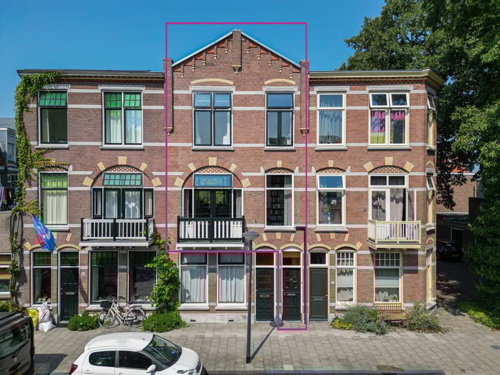 Drie Octoberstraat 49A in Leiden